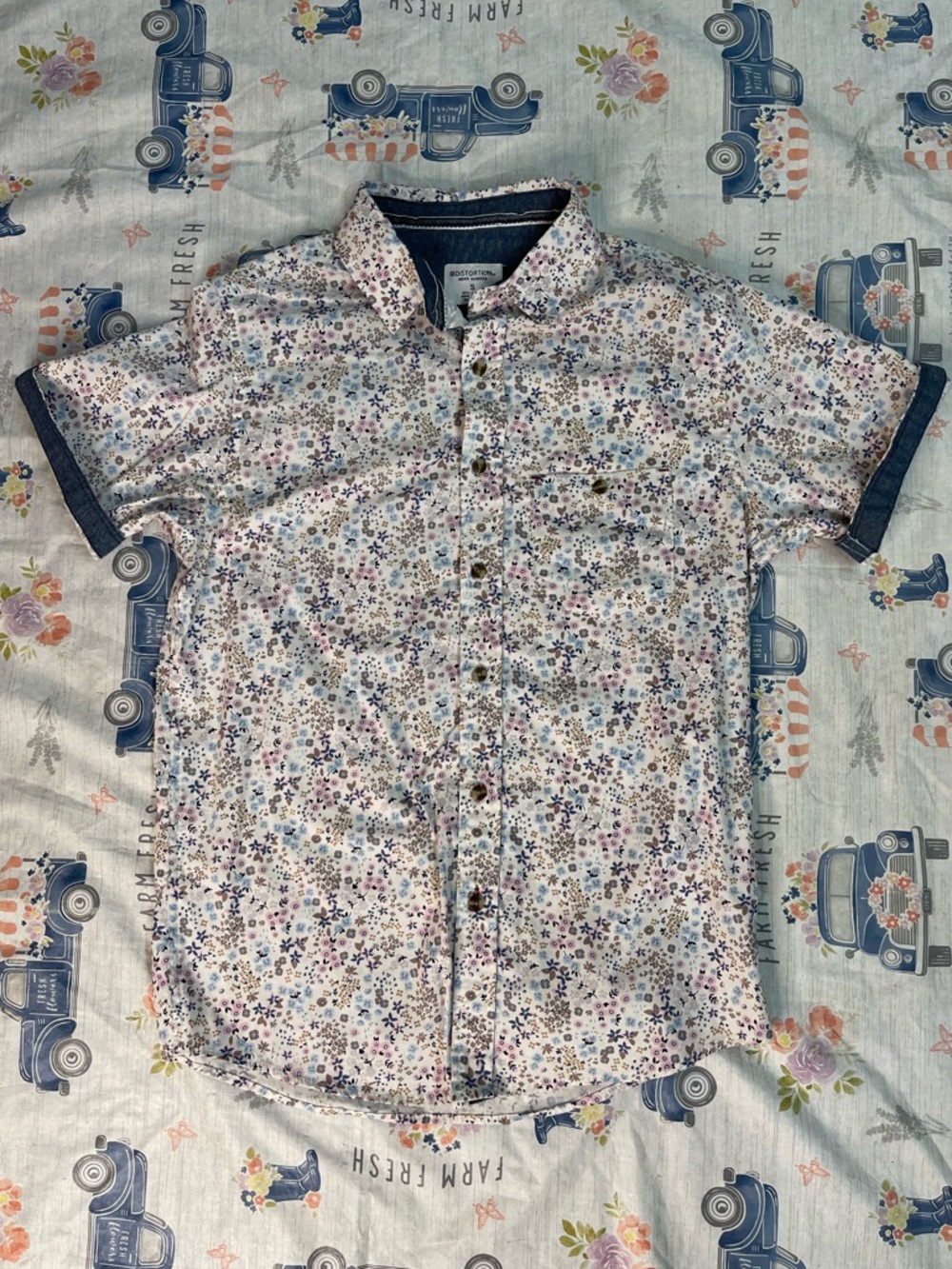 Distortion Men’s Modern Floral Chambray Button-Up Shirt – Small